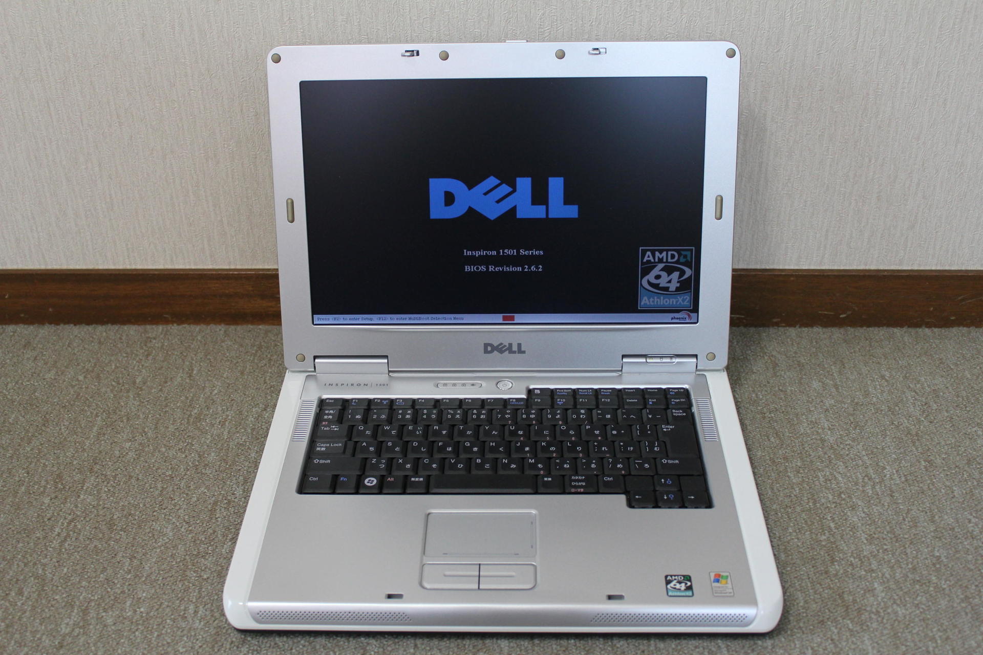 Dell ノートパソコン  ホワイト15.6HD/4GB/1TB HDD